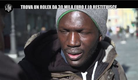 trova rolex e lo restituisce iene|Trova Rolex e lo restituisce: la storia di Modou a Le Iene.